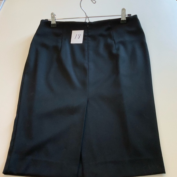 Zara Basics Jet Black straight skirt, size medium - Picture 2 of 5
